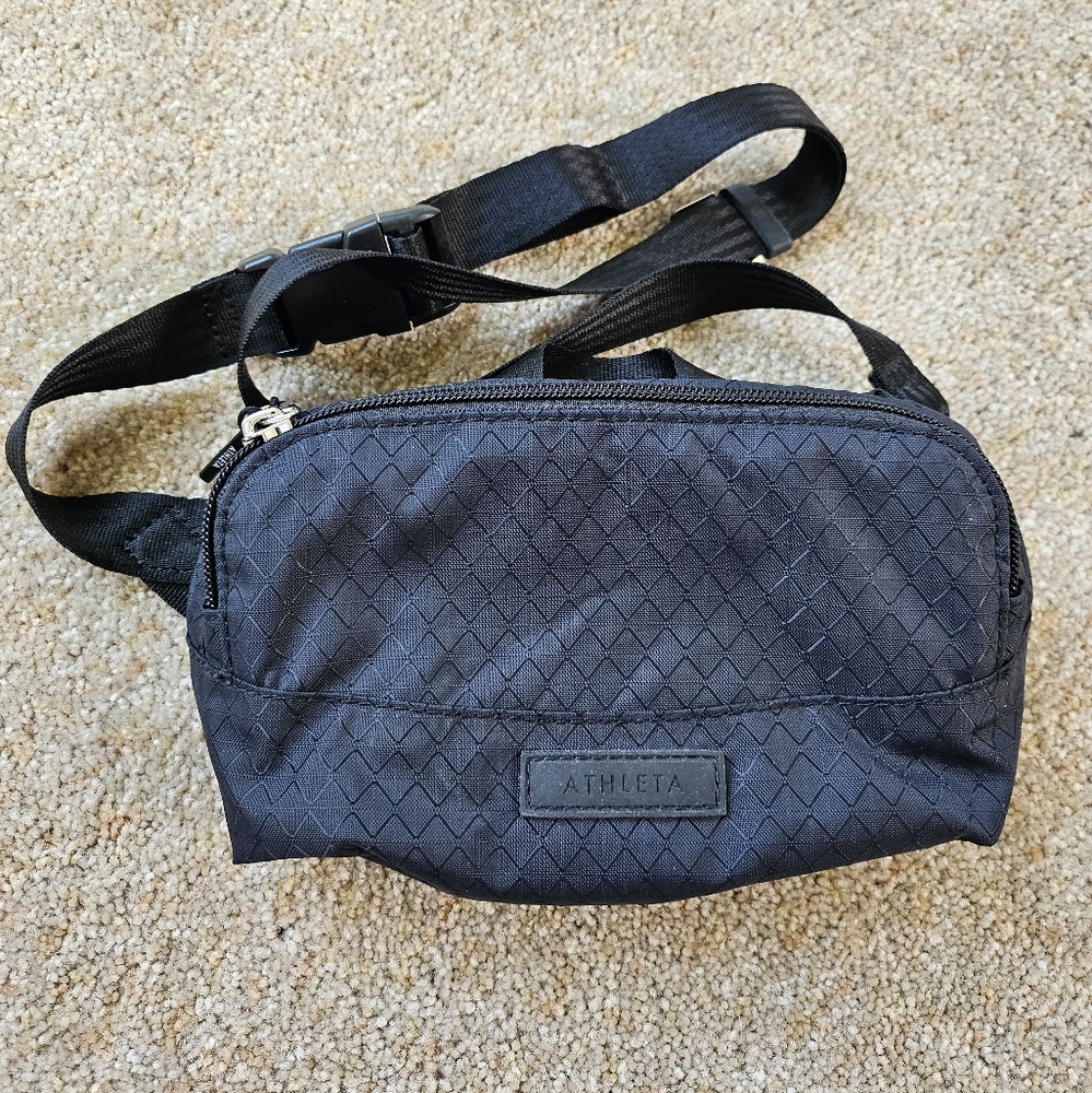 Athleta Excursion Black Belt Bag